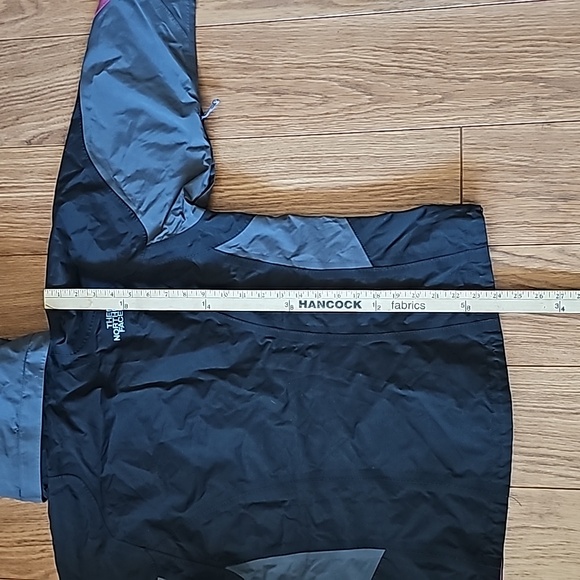 The North Face Jacket - Picture 8 of 9